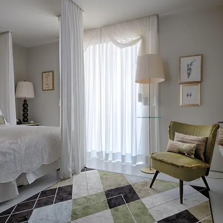 Carmo's Boutique - Small Luxury Of The World